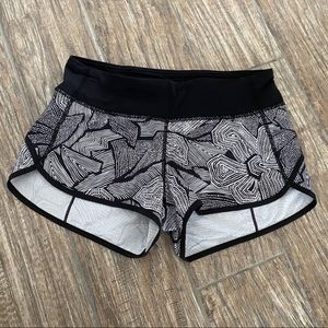 Lilulemon Speed Shorts 4 Dottie Tribe Print